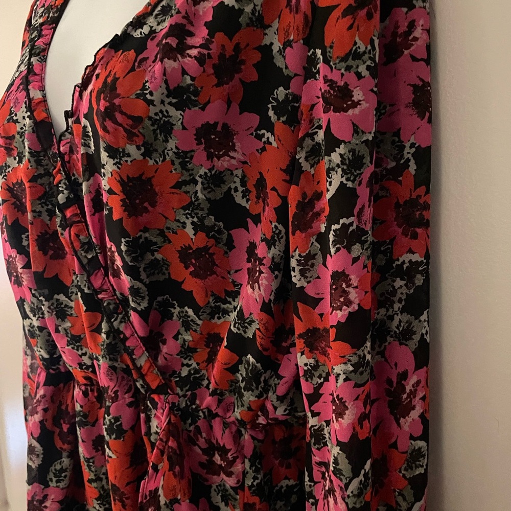 H&M size medium dress pink black red floral - Picture 3 of 11
